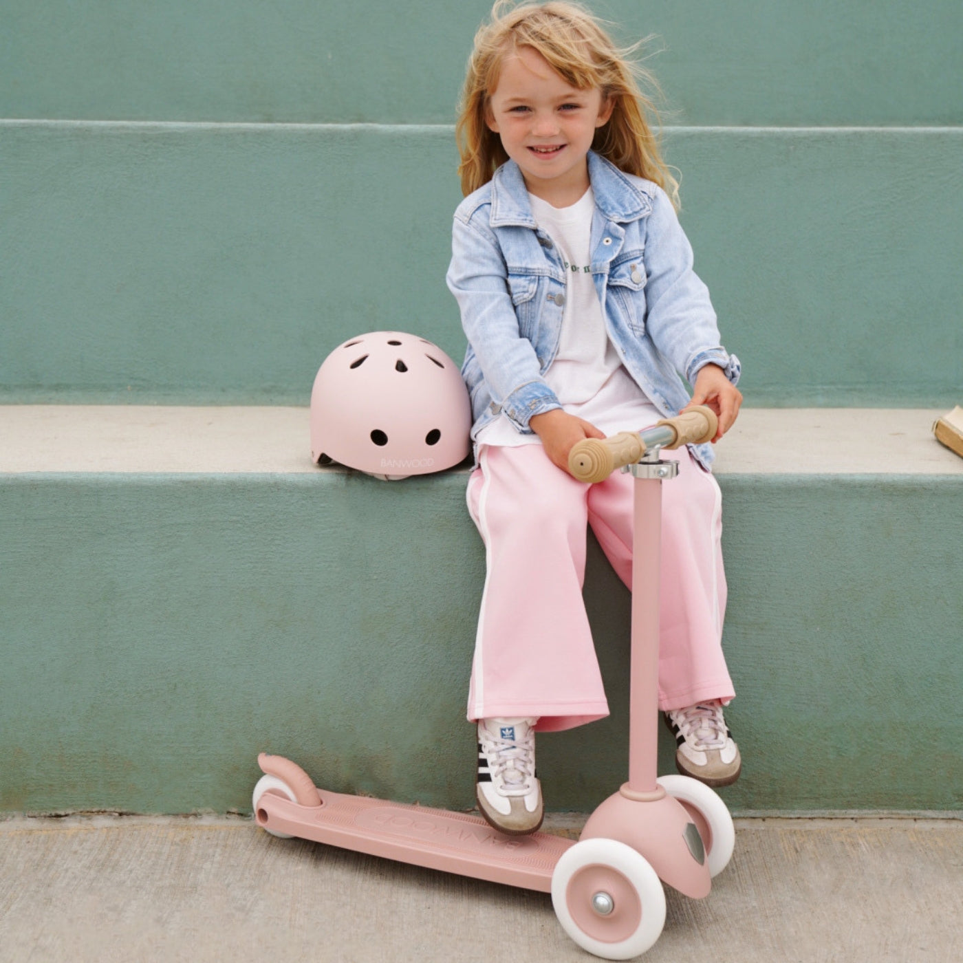 Banwood Eco Scooter Dusty Rose — deck detail