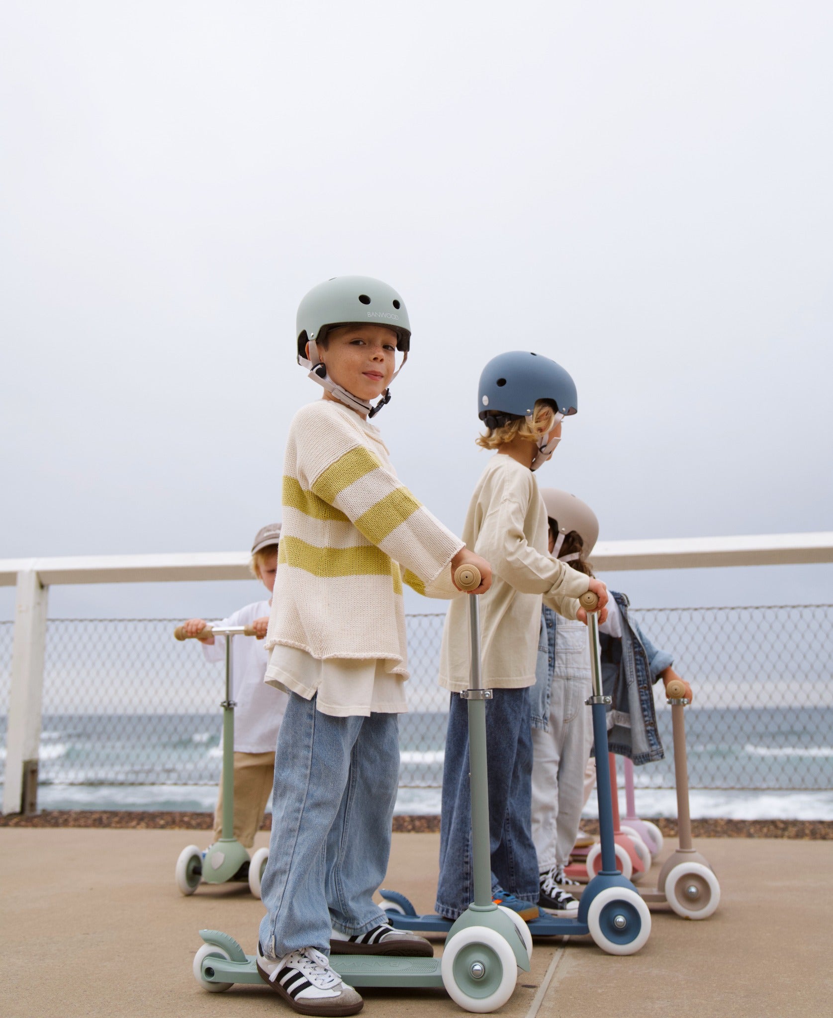 ECO SCOOTER & HELMET SET CLAY