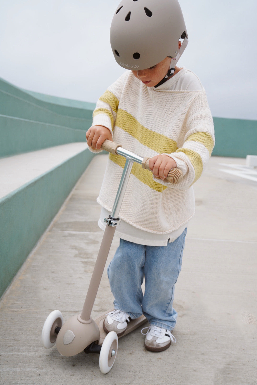 BANWOOD ECO SCOOTER & HELMET SET - SAND
