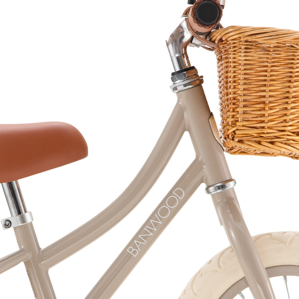 Banwood Balance Bike Cream — footrest detail