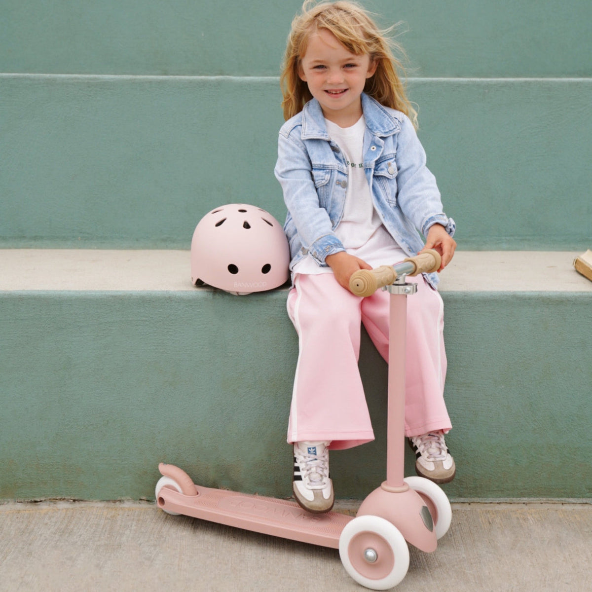 Banwood Eco Scooter Dusty Rose — deck detail