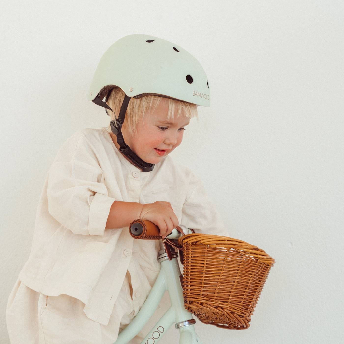 Banwood Classic Helmet Pale Mint Banwood Classic Helmet Pale Mint