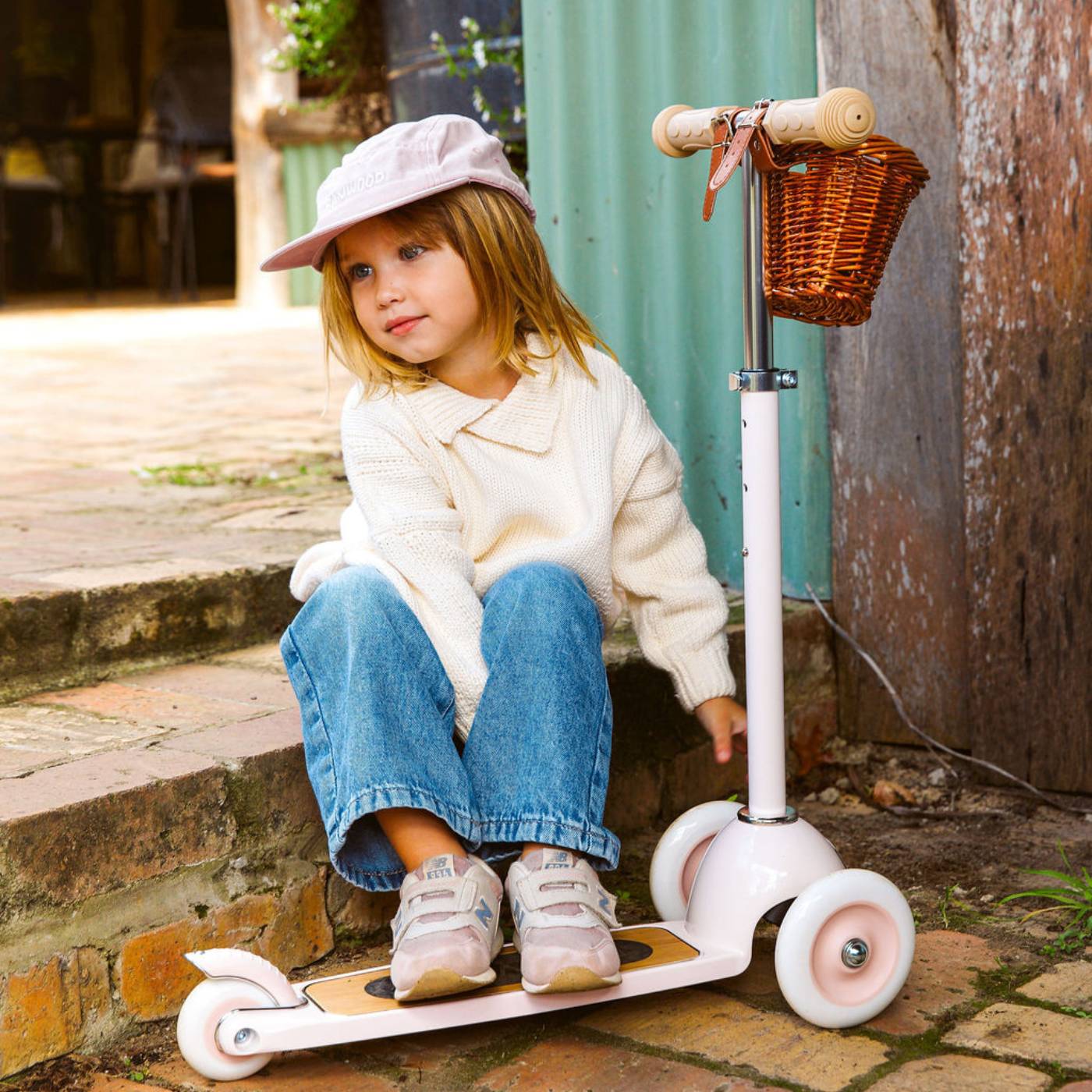 BANWOOD 3-WHEEL SCOOTER & HELMET SET - PINK